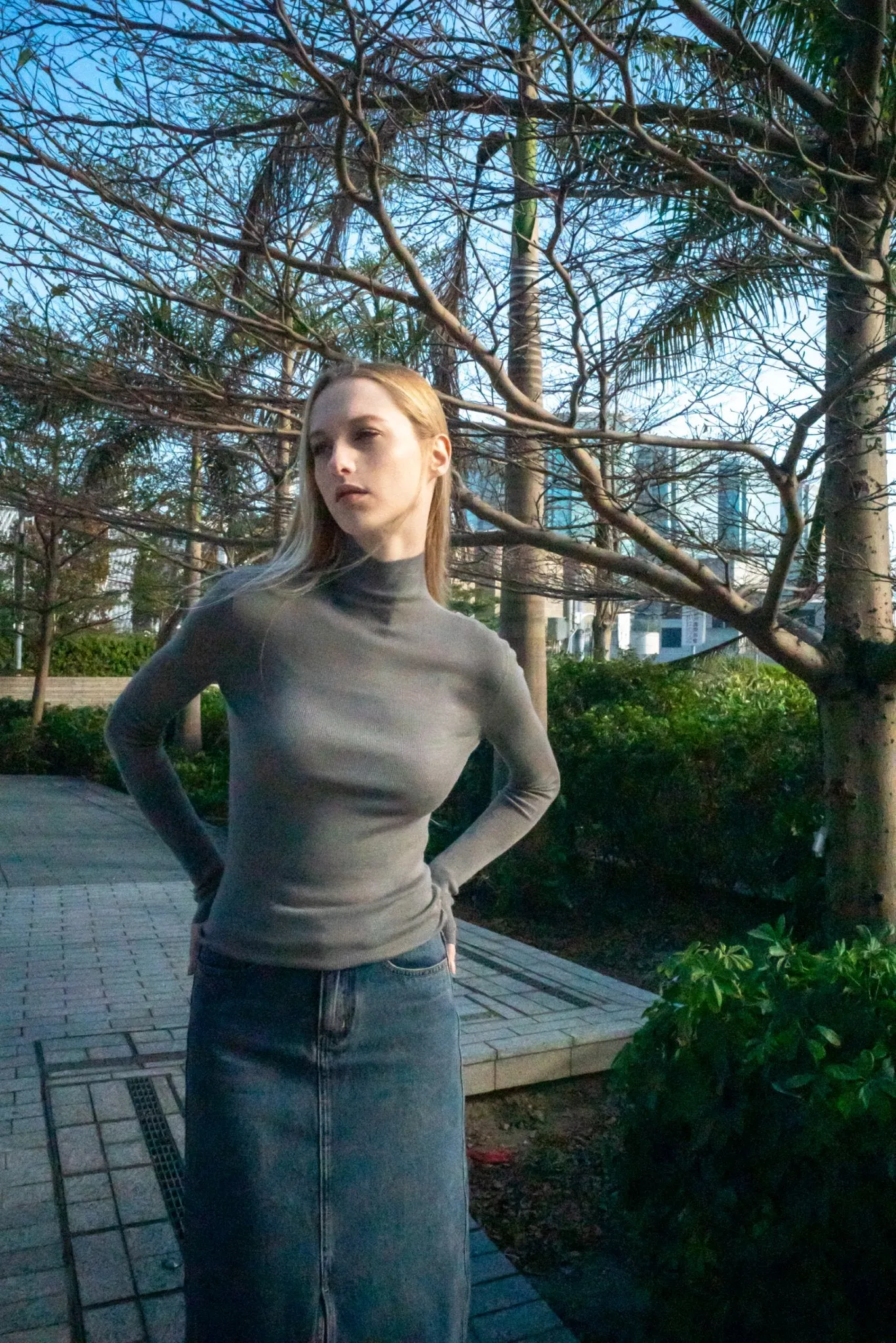 ROSE seamless turtleneck 120'S wool sweater (Etoupe)