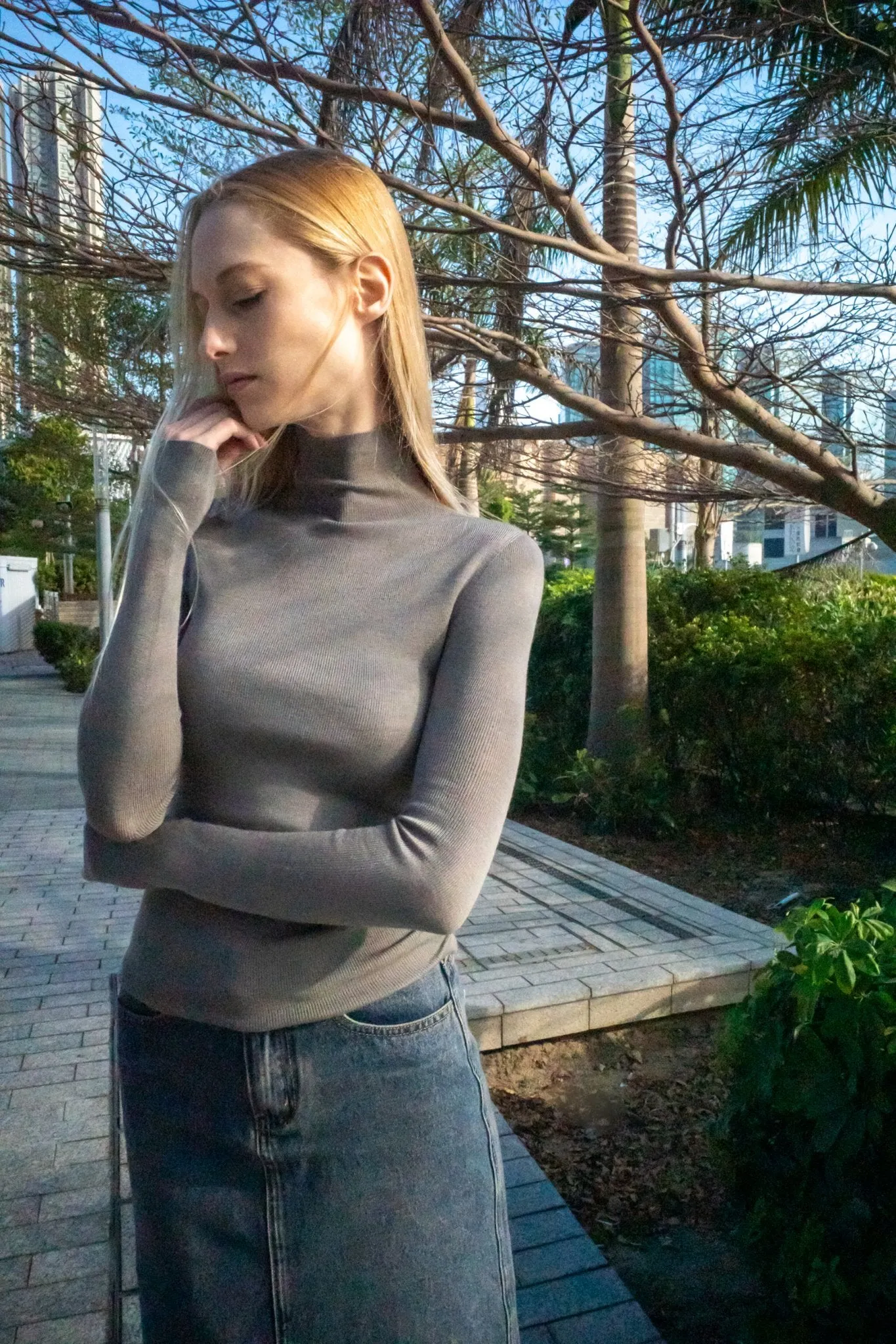 ROSE seamless turtleneck 120'S wool sweater (Etoupe)